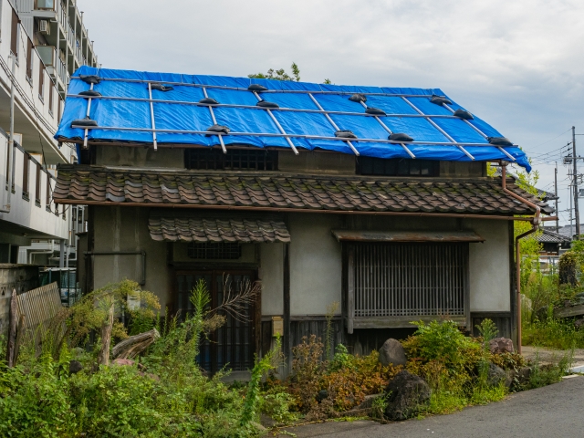 雨漏り緊急修理とは