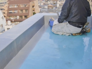 【神奈川・横浜版】防水工事の流れを徹底解説！種類別の耐用年数やタイミングも紹介