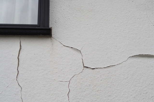 千葉県の外壁がひび割れしやすい理由とは